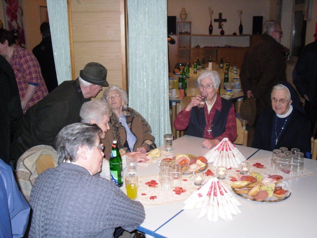 Fr. Verheyen und Steyler Schwestern